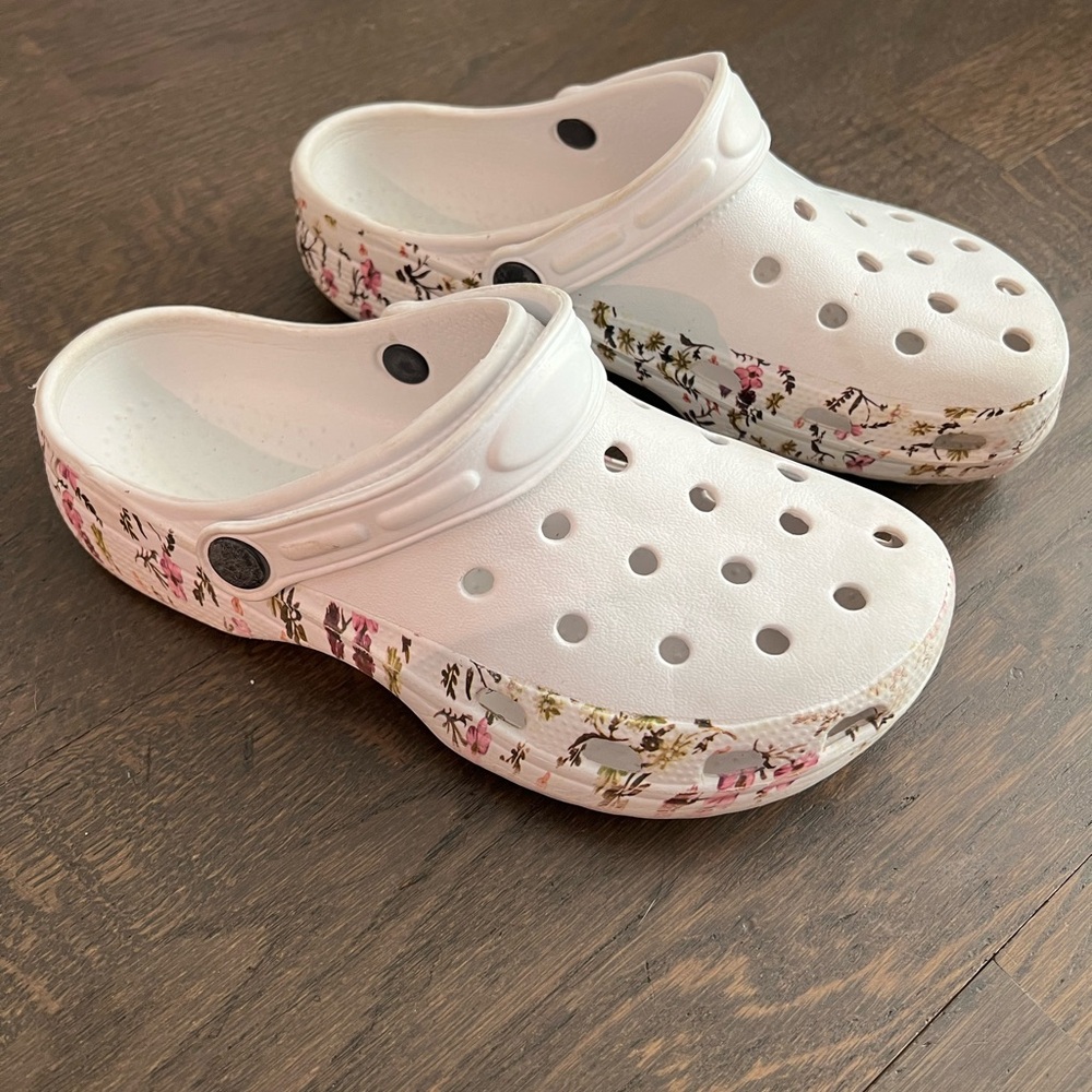 White Floral Clogs